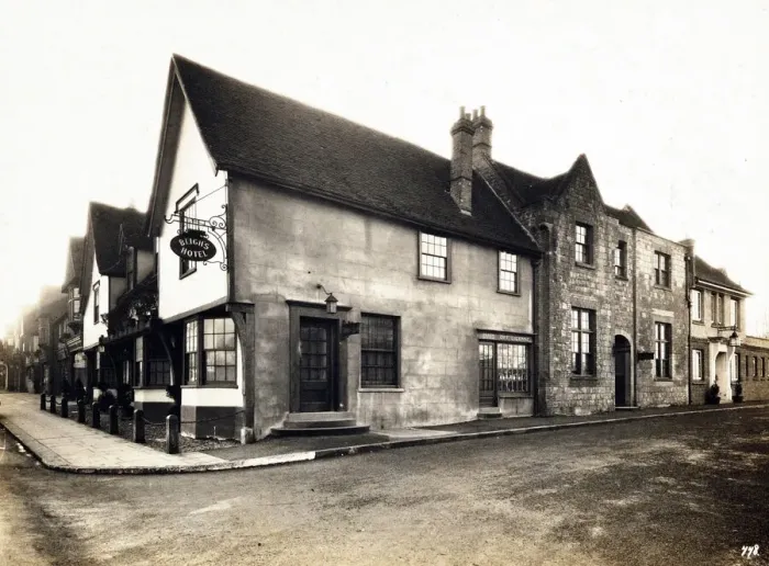Framed Print : Photograph of Blighs Hotel, Sevenoaks, Kent Framed Print : Photograph of Blighs Hotel, Sevenoaks, Kent