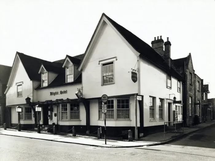 Framed Print : Photograph of Blighs Hotel, Sevenoaks, Kent Framed Print : Photograph of Blighs Hotel, Sevenoaks, Kent