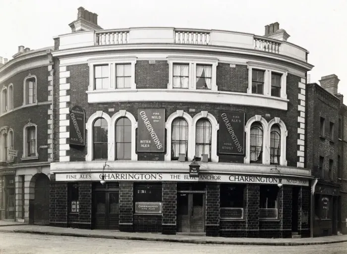 Framed Print : Photograph of Blue Anchor PH, East Smithfield, London Framed Print : Photograph of Blue Anchor PH, East Smithfield, London