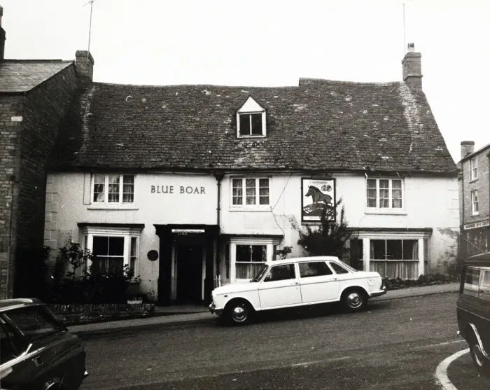 Framed Print : Photograph of Blue Boar PH, Chipping Norton, Oxfordshire Framed Print : Photograph of Blue Boar PH, Chipping Norton, Oxfordshire