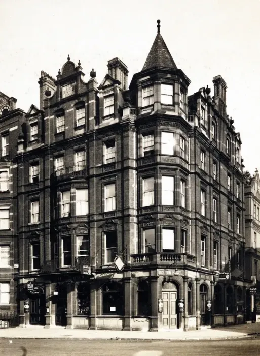 Framed Print : Photograph of Bolton Hotel, South Kensington, London Framed Print : Photograph of Bolton Hotel, South Kensington, London