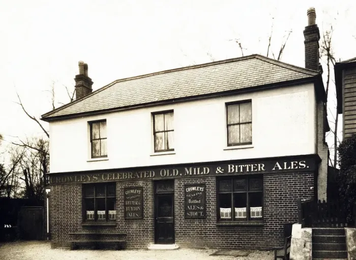 Framed Print : Photograph of Brick Kiln Inn, Ewell, Surrey Framed Print : Photograph of Brick Kiln Inn, Ewell, Surrey