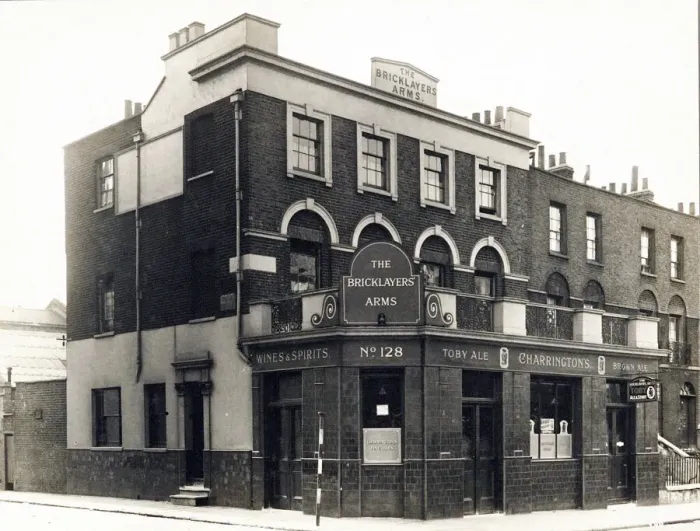 Framed Print : Photograph of Bricklayers Arms, Shoreditch, London Framed Print : Photograph of Bricklayers Arms, Shoreditch, London