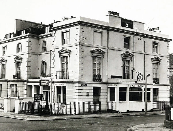 Photograph of Bridge House Hotel, Paddington, London