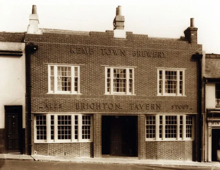 Framed Print : Photograph of Brighton Tavern, Brighton, Sussex Framed Print : Photograph of Brighton Tavern, Brighton, Sussex