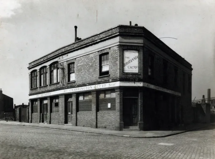 Framed Print : Photograph of Britannia PH, Canning Town, London Framed Print : Photograph of Britannia PH, Canning Town, London
