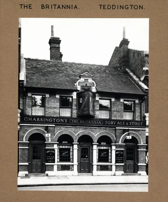 Framed Print : Photograph of Britannia PH, Teddington, Greater London Framed Print : Photograph of Britannia PH, Teddington, Greater London