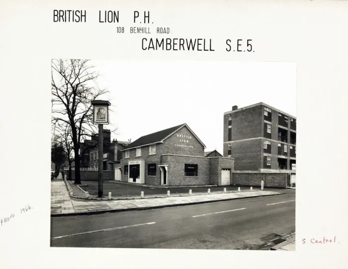 Framed Print : Photograph of British Lion PH, Camberwell, London Framed Print : Photograph of British Lion PH, Camberwell, London