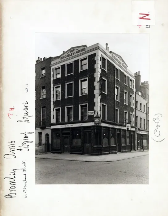Framed Print : Photograph of Bromley Arms, Euston, London Framed Print : Photograph of Bromley Arms, Euston, London