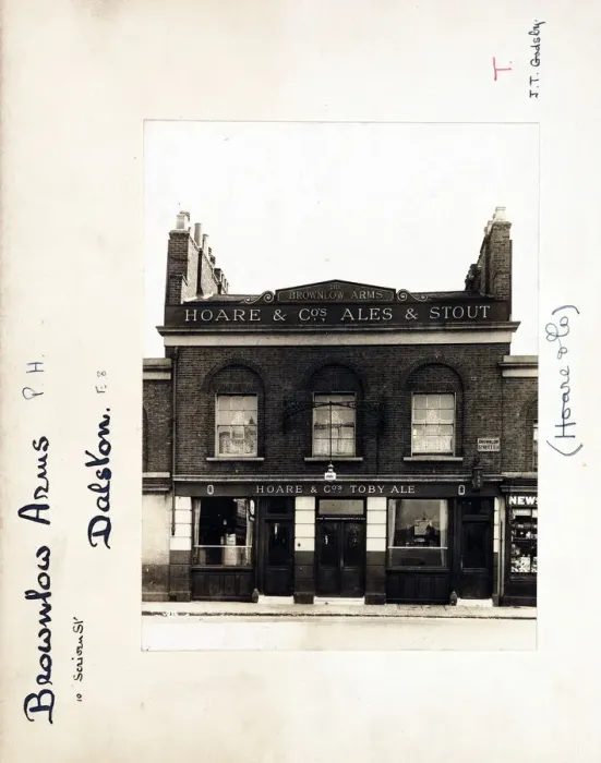 Framed Print : Photograph of Brownlow Arms, Dalston, London Framed Print : Photograph of Brownlow Arms, Dalston, London