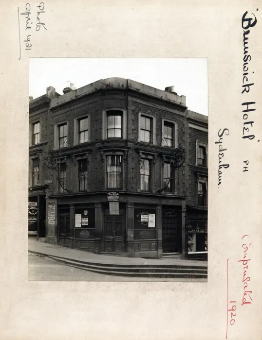Framed Print : Photograph of Brunswick Hotel, Sydenham, London Framed Print : Photograph of Brunswick Hotel, Sydenham, London
