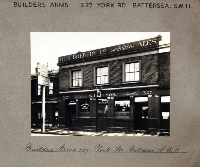 Framed Print : Photograph of Builders Arms, Battersea, London Framed Print : Photograph of Builders Arms, Battersea, London