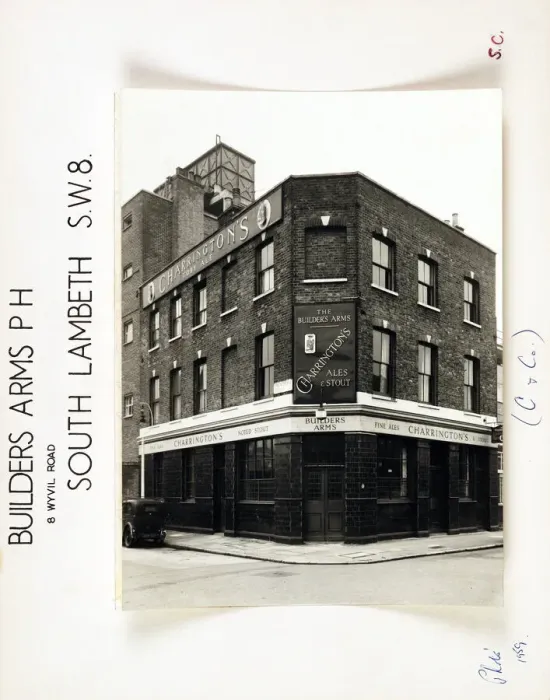 Framed Print : Photograph of Builders Arms, Lambeth, London Framed Print : Photograph of Builders Arms, Lambeth, London