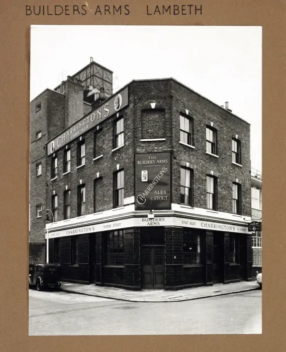 Framed Print : Photograph of Builders Arms, Lambeth, London Framed Print : Photograph of Builders Arms, Lambeth, London