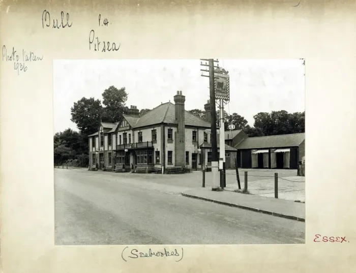 Framed Print : Photograph of Bull PH, Pitsea, Essex Framed Print : Photograph of Bull PH, Pitsea, Essex
