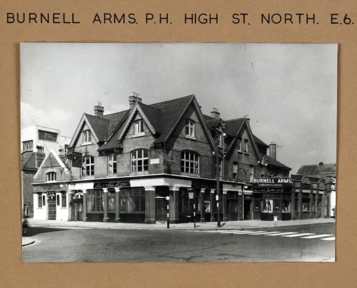 Framed Print : Photograph of Burnell Arms, East Ham, London Framed Print : Photograph of Burnell Arms, East Ham, London