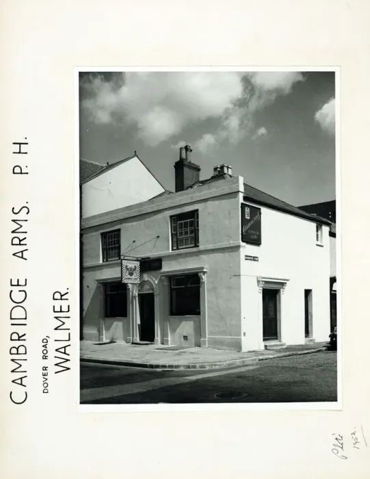 Framed Print : Photograph of Cambridge Arms, Walmer, Kent Framed Print : Photograph of Cambridge Arms, Walmer, Kent