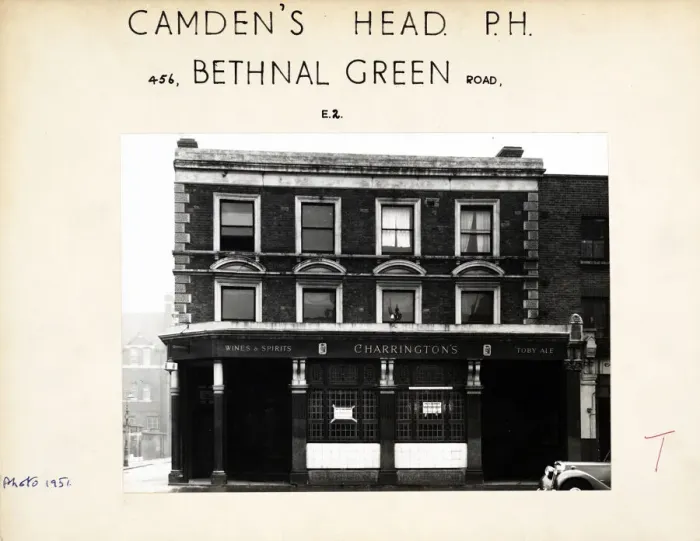 Framed Print : Photograph of Camdens Head PH, Bethnal Green, London