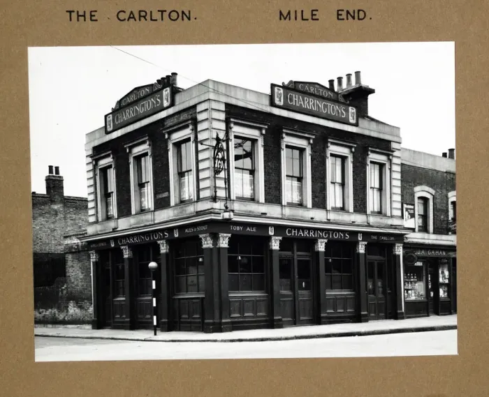 Framed Print : Photograph of Carlton PH, Mile End, London