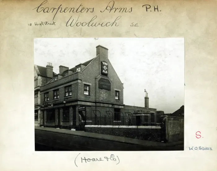 Framed Print : Photograph of Carpenters Arms, Woolwich, London Framed Print : Photograph of Carpenters Arms, Woolwich, London