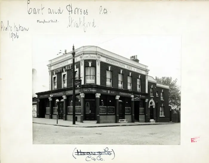 Framed Print : Photograph of Cart & Horses PH, Stratford, London Framed Print : Photograph of Cart & Horses PH, Stratford, London