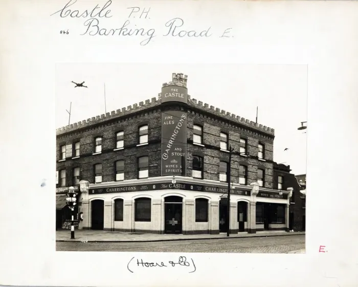 Framed Print : Photograph of Castle PH, Plaistow, London Framed Print : Photograph of Castle PH, Plaistow, London