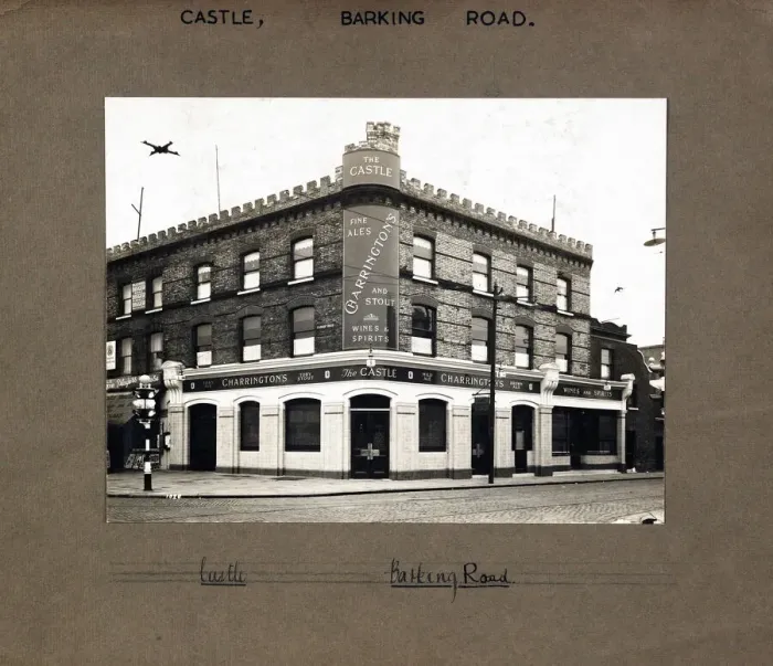 Framed Print : Photograph of Castle PH, Plaistow, London Framed Print : Photograph of Castle PH, Plaistow, London