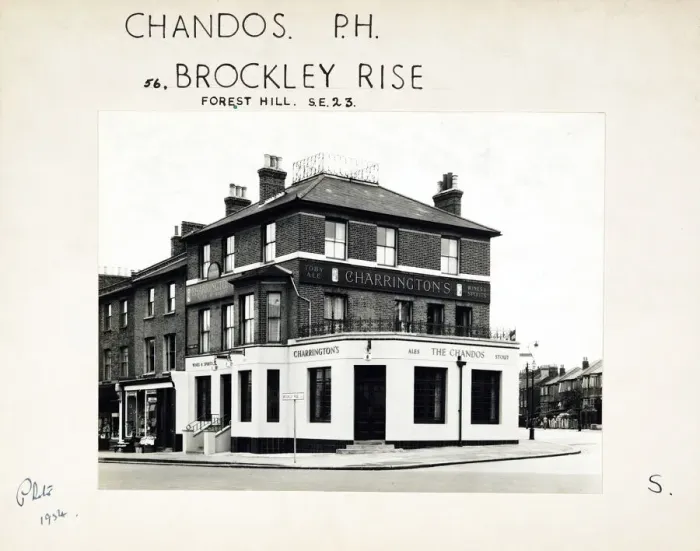 Framed Print : Photograph of Chandos PH, Forest Hill, London Framed Print : Photograph of Chandos PH, Forest Hill, London