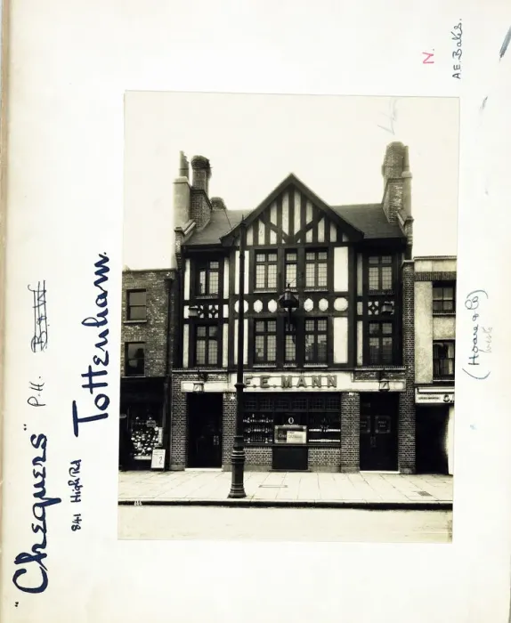 Framed Print : Photograph of Chequers PH, Tottenham, London