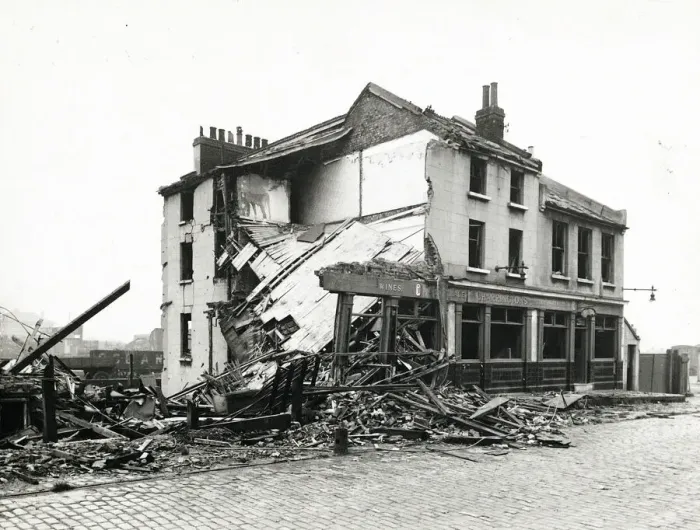 Framed Print : Photograph of City Arms, Victoria Docks, London Framed Print : Photograph of City Arms, Victoria Docks, London