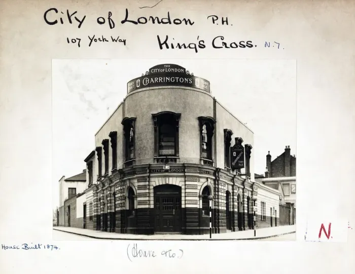 Framed Print : Photograph of City of London PH, Kings Cross, London Framed Print : Photograph of City of London PH, Kings Cross, London