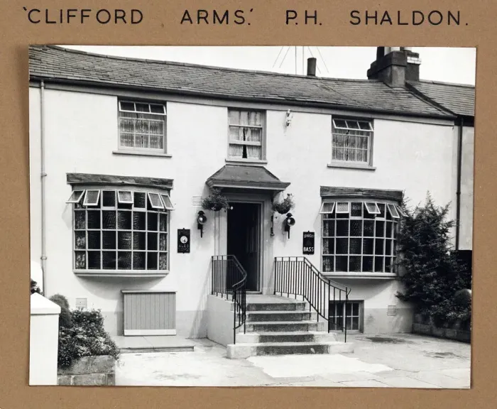 Framed Print : Photograph of Clifford Arms, Shaldon, Devon Framed Print : Photograph of Clifford Arms, Shaldon, Devon