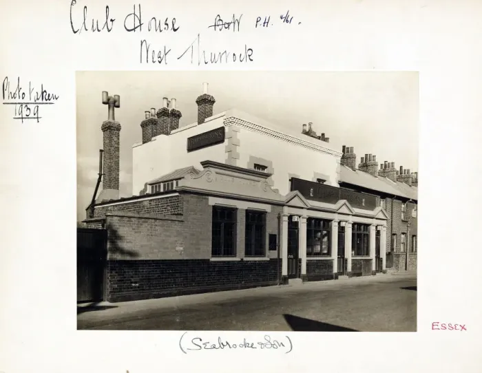 Framed Print : Photograph of Club House PH, West Thurrock, Essex Framed Print : Photograph of Club House PH, West Thurrock, Essex