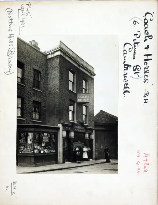 Framed Print : Photograph of Coach & Horses PH, Camberwell, London Framed Print : Photograph of Coach & Horses PH, Camberwell, London