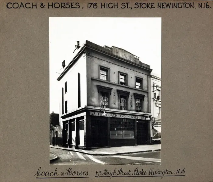Framed Print : Photograph of Coach & Horses PH, Stoke Newington, London Framed Print : Photograph of Coach & Horses PH, Stoke Newington, London
