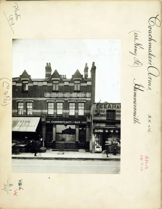 Framed Print : Photograph of Coachmakers PH, Hammersmith, London Framed Print : Photograph of Coachmakers PH, Hammersmith, London