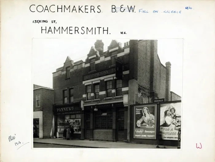 Framed Print : Photograph of Coachmakers PH, Hammersmith, London Framed Print : Photograph of Coachmakers PH, Hammersmith, London