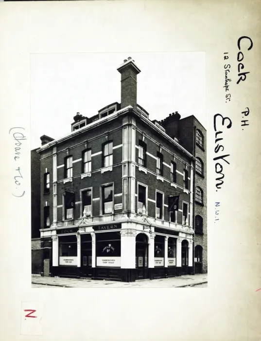 Framed Print : Photograph of Cock Tavern, Euston, London Framed Print : Photograph of Cock Tavern, Euston, London