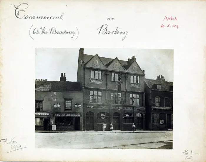 Framed Print : Photograph of Commercial PH, Barking, Essex Framed Print : Photograph of Commercial PH, Barking, Essex