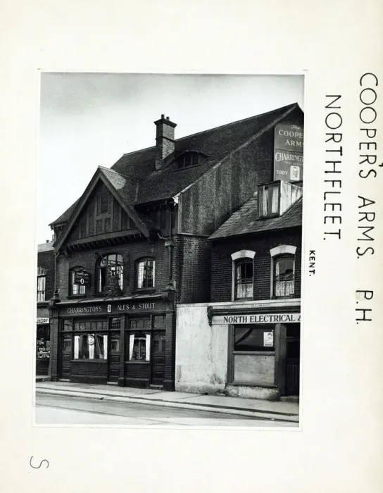 Framed Print : Photograph of Coopers Arms, Northfleet, Kent Framed Print : Photograph of Coopers Arms, Northfleet, Kent