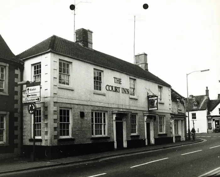 Framed Print : Photograph of Court Inn, Witney, Oxfordshire Framed Print : Photograph of Court Inn, Witney, Oxfordshire