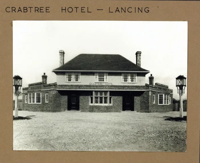 Framed Print : Photograph of Crabtree Hotel, Lancing, Sussex Framed Print : Photograph of Crabtree Hotel, Lancing, Sussex
