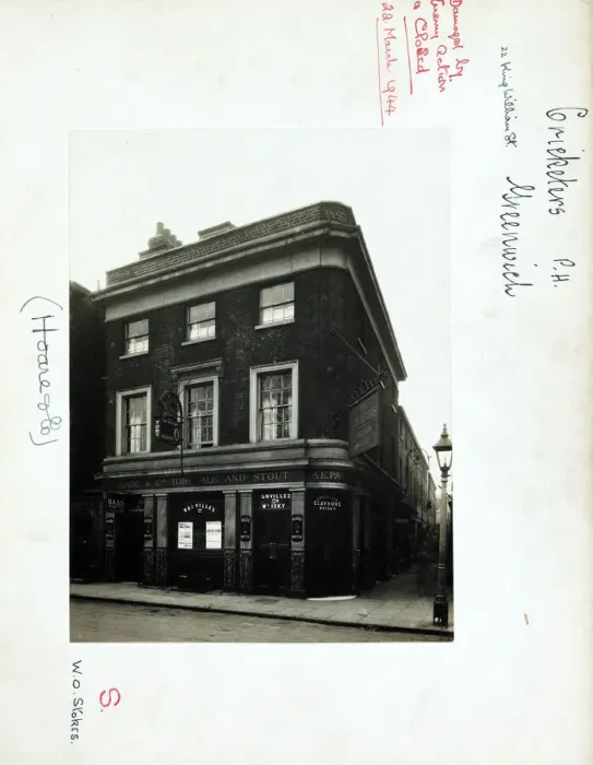 Framed Print : Photograph of Cricketers PH, Greenwich, London Framed Print : Photograph of Cricketers PH, Greenwich, London