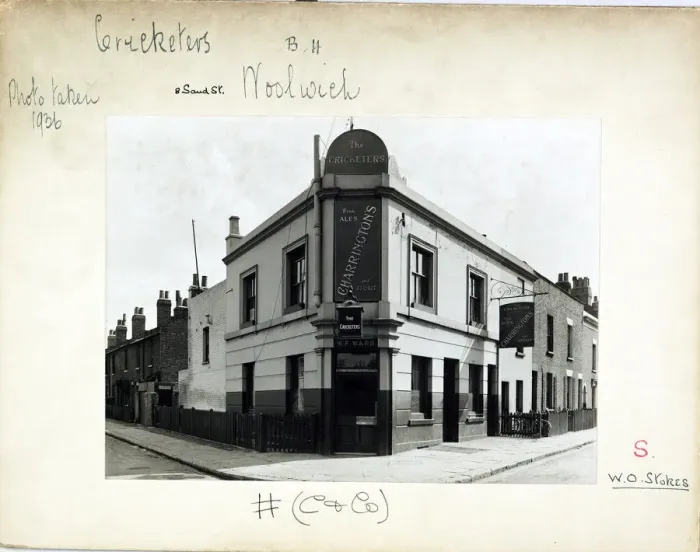 Framed Print : Photograph of Cricketers PH, Woolwich, London Framed Print : Photograph of Cricketers PH, Woolwich, London