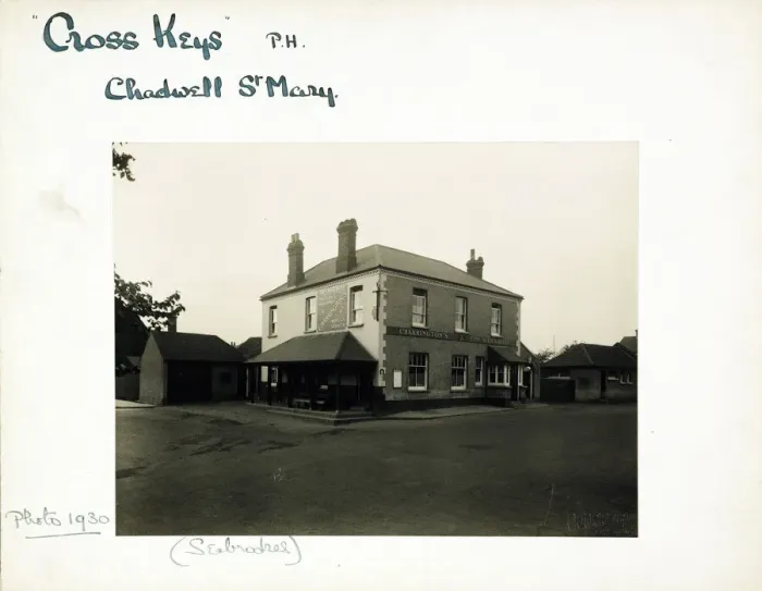 Framed Print : Photograph of Cross Keys PH, Chadwell St Mary, Essex Framed Print : Photograph of Cross Keys PH, Chadwell St Mary, Essex