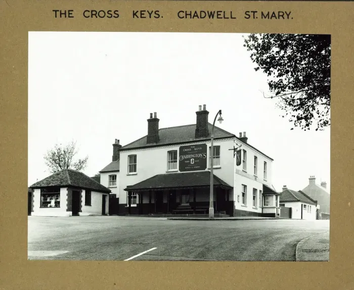 Framed Print : Photograph of Cross Keys PH, Chadwell St Mary, Essex Framed Print : Photograph of Cross Keys PH, Chadwell St Mary, Essex