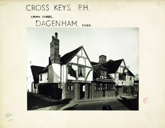 Framed Print : Photograph of Cross Keys PH, Dagenham (New), Essex Framed Print : Photograph of Cross Keys PH, Dagenham (New), Essex
