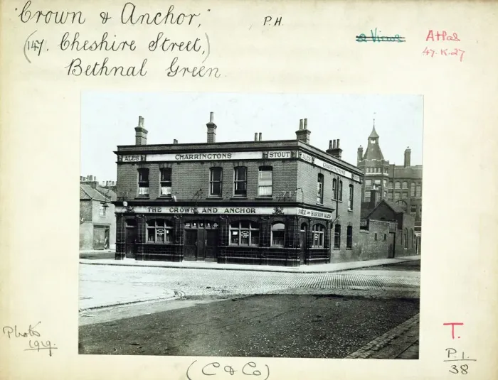 Framed Print : Photograph of Crown & Anchor PH, Bethnal Green, London Framed Print : Photograph of Crown & Anchor PH, Bethnal Green, London