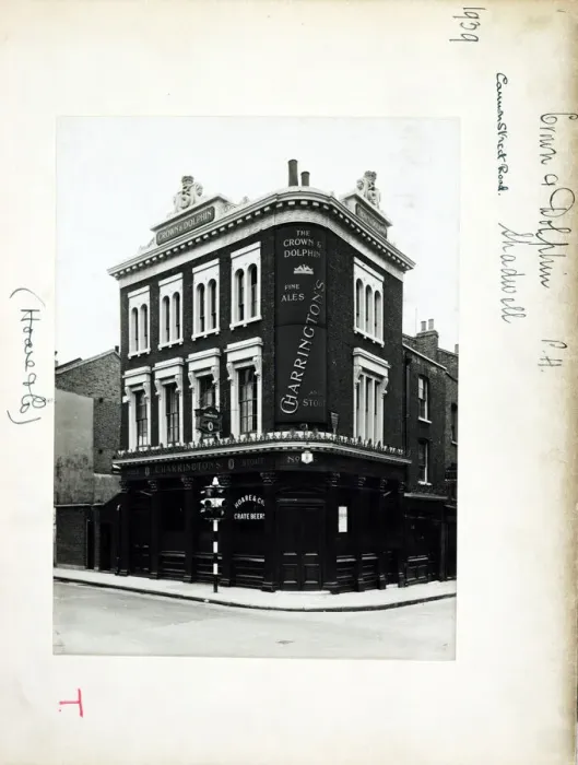 Framed Print : Photograph of Crown & Dolphin PH, Shadwell, London Framed Print : Photograph of Crown & Dolphin PH, Shadwell, London