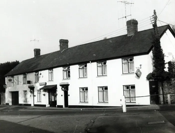 Framed Print : Photograph of Crown Hotel, Sherborne, Somerset Framed Print : Photograph of Crown Hotel, Sherborne, Somerset